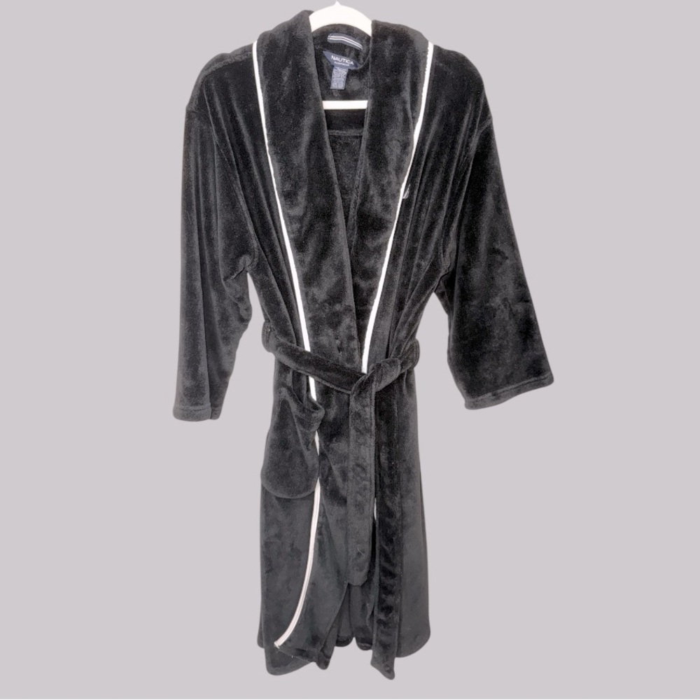 Nautica One Size Cozy Black‎ Very Soft Plush Robe w/Belt
